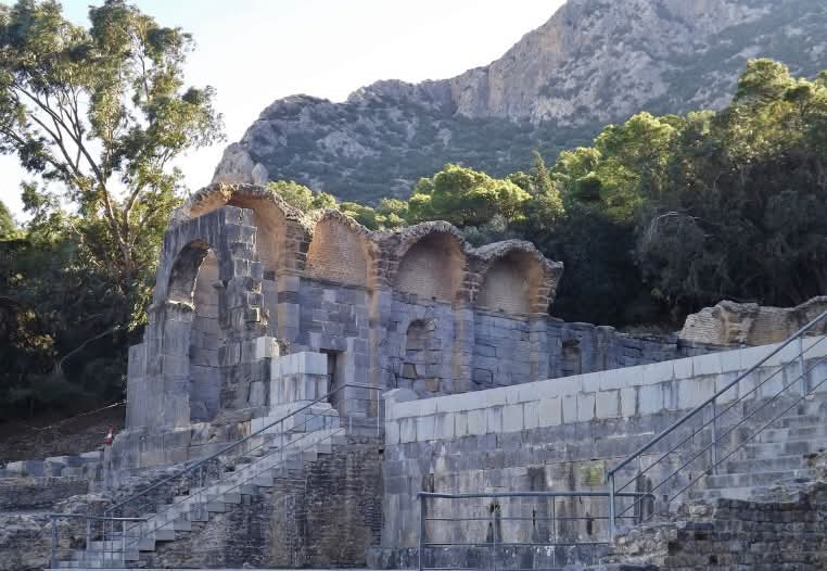 أمطار متفرقة و الحرارة تتراوح بين 11 و 18 درجة