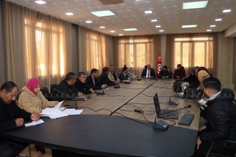 زغوان: جلسة عمل حول مناقشة المشاريع الإقليمية الخاصة بالجهة.