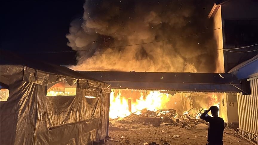 وفاة أم وطفلها في حريق داخل خيمة للنازحين بمدينة غزة