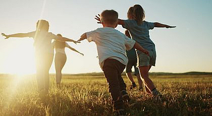 رئيس جمعية الدّفاع عن حُقوق الطفل يُحذّر من انتشار ألعاب خطيرة في صفوف الأطفال