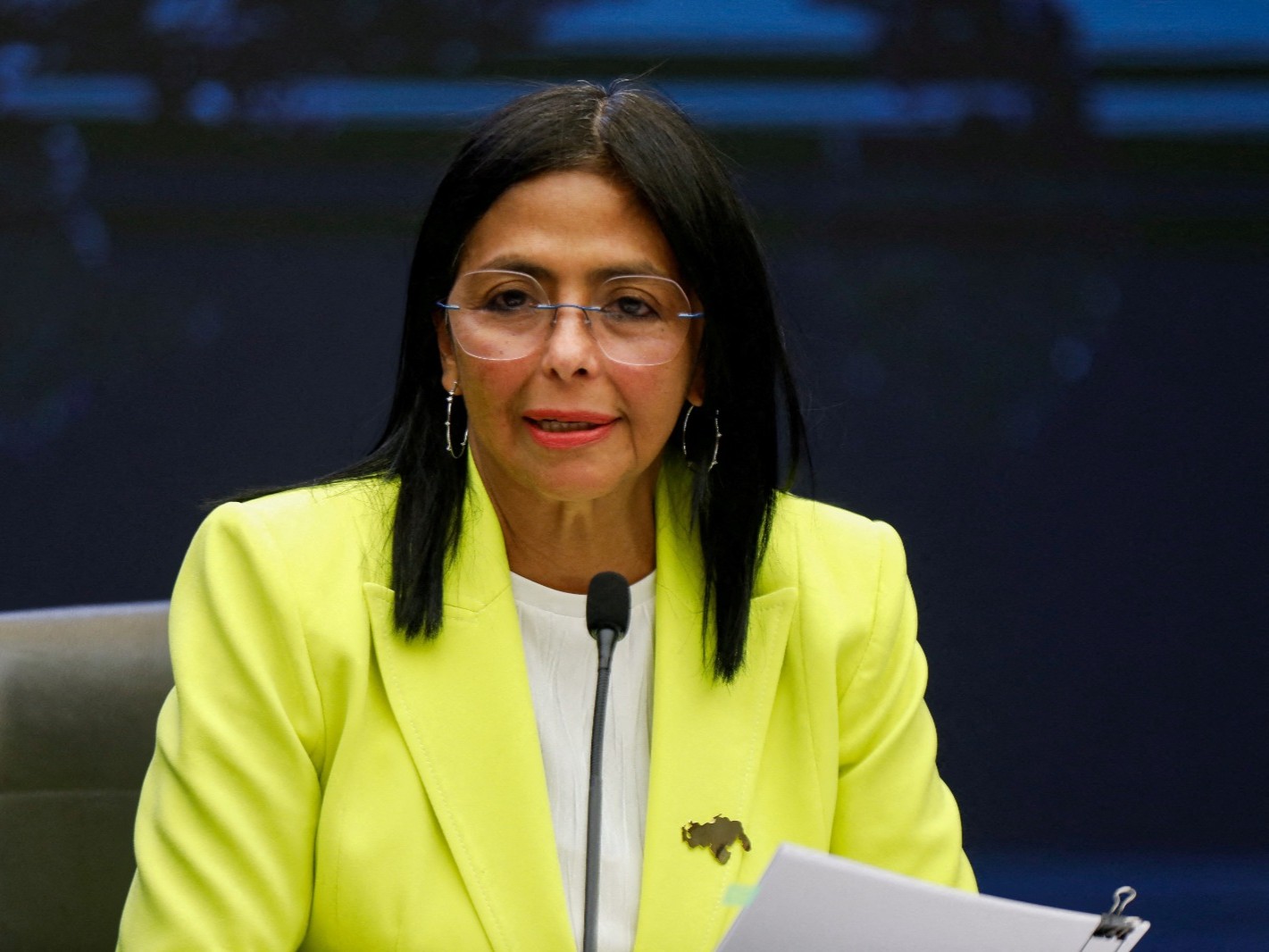 المحكمة العليا الفنزويلية تأمر بتعيين نائبة مادورو رئيسة مؤقتة للبلاد