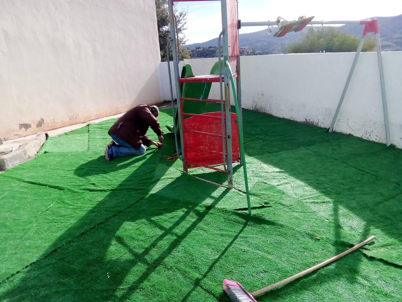 تواصل حملة النظافة بالمؤسسات التربوية بولاية جندوبة في إطار الاستعداد للثلاثي الثاني