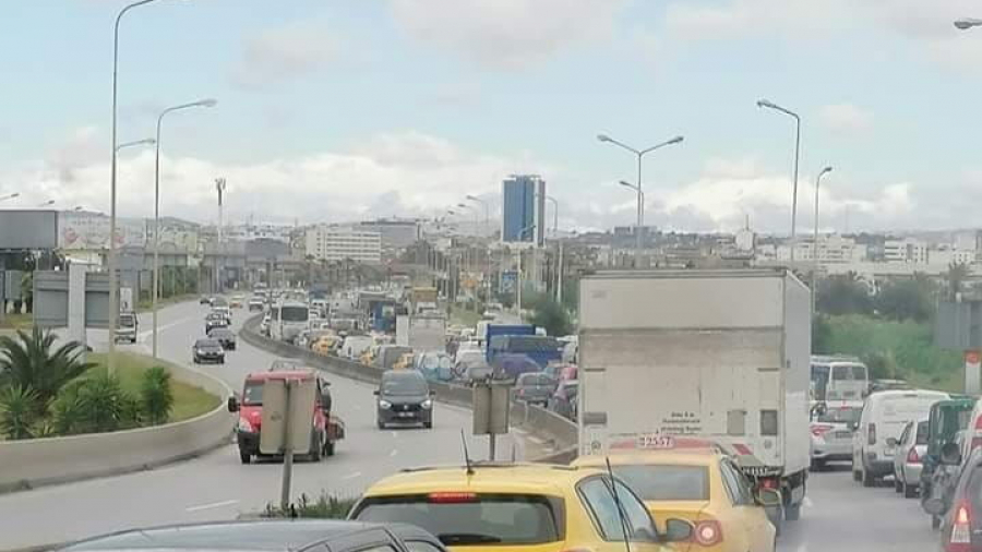 تفاديا للكثافة المرورية للمدخل الجنوبي: الداخلية تدعو إلى استعمال الطريق الوطنية رقم 1 اليوم