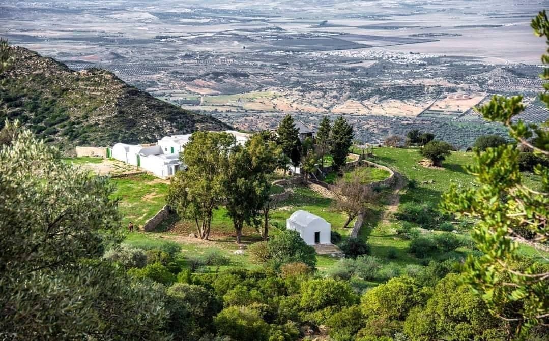 طقس مغيم و الحرارة تتراوح بين 14 و 24 درجة