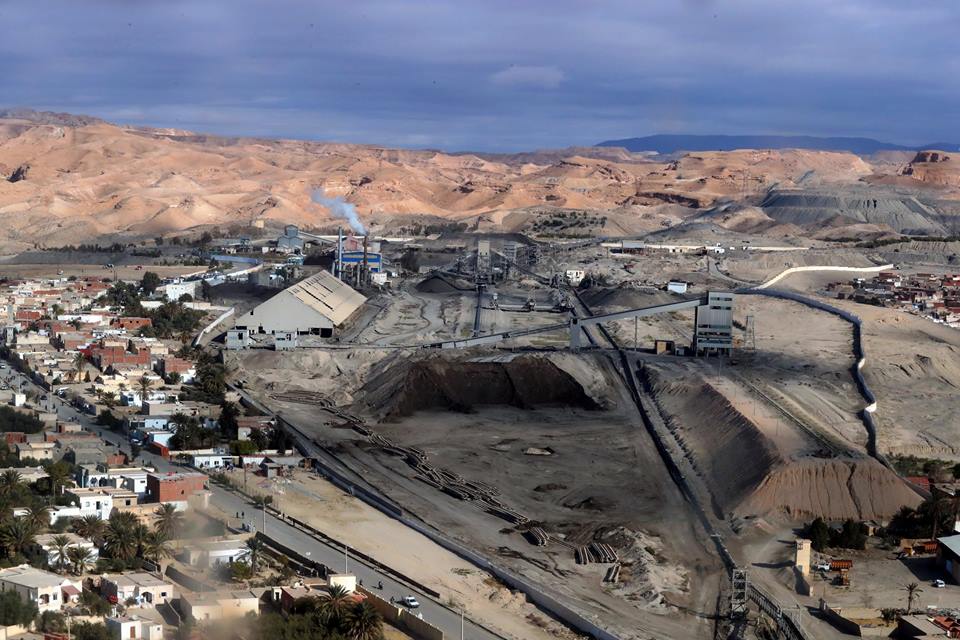 قفصة: تعطّل نشاط إقيلم المظيلة لشركة فسفاط قفصة بسبب عدم التحاق العمّال بمواقع عملهم