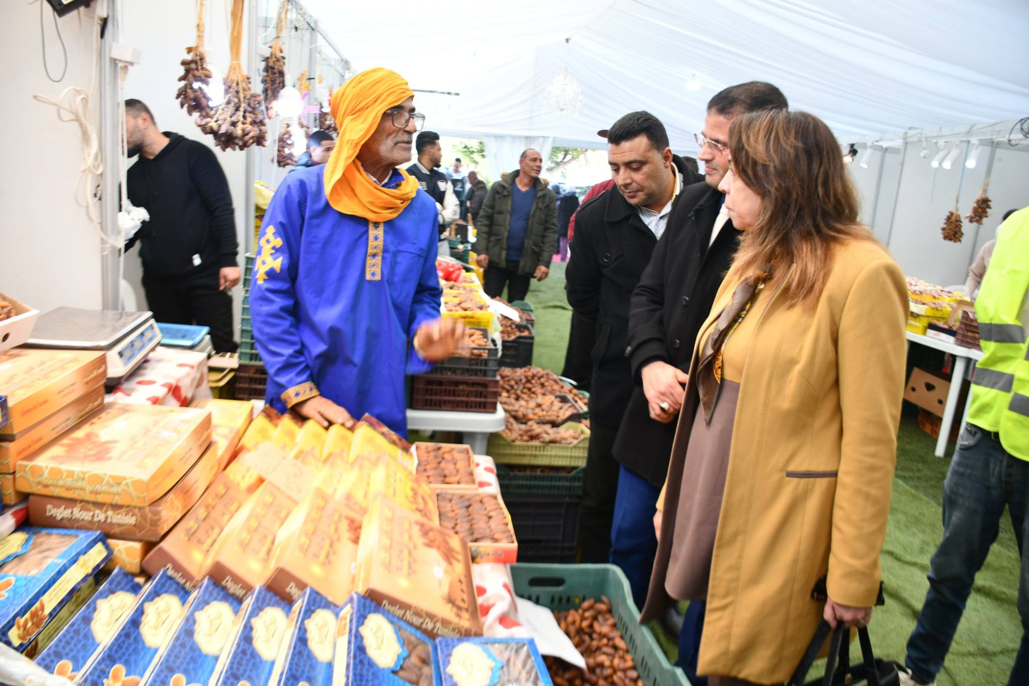 إفتتاح خيمة لبيع التمور من المنتج إلى المستهلك بمدينة نابل