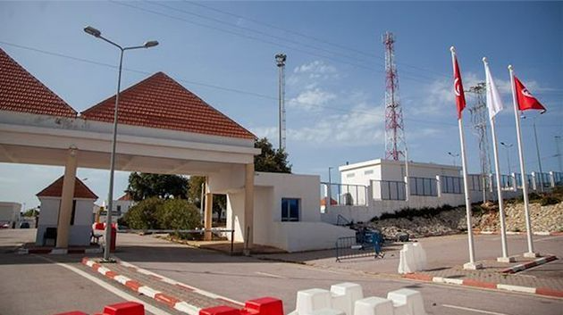 السلطات الجزائرية تنطلق في تطبيق الزيادة في معلوم استهلاك الوقود بالنسبة للمسافرين المتنقلين عبر المعابر الحدودية البرية