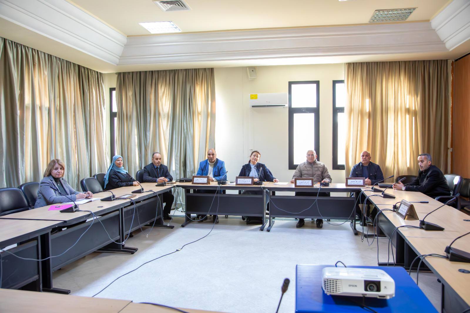 لجنة الخدمات والتنمية الاجتماعية بمجلس الجهات والأقاليم تناقش سبل معالجة نقص الأدوية بالمؤسسات الصحية والصيدليات