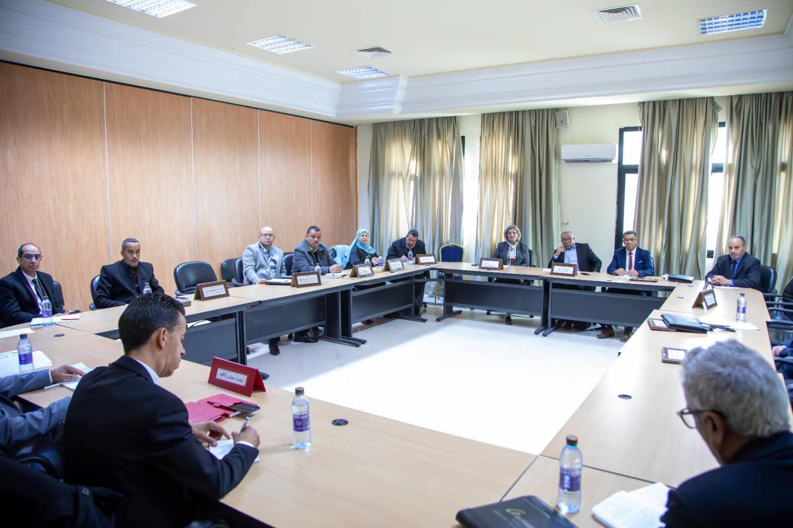 لجنة المخططات التنموية بمجلس الجهات والأقاليم تجتمع بممثلي مجلس الإقليم الأول