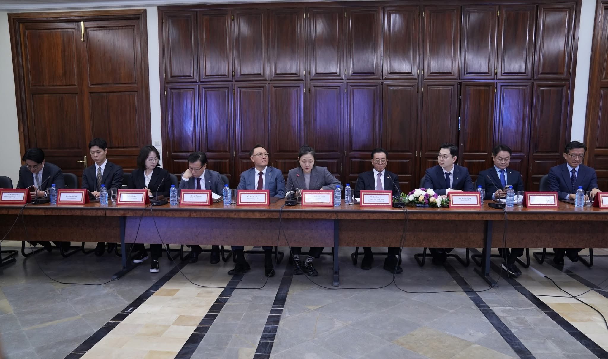 مجموعة التّعاون البرلماني مع البلدان الآسيوية تعقد جلسة عمل مع وفد مجموعة الصّداقة البرلمانية جمهورية كوريا – تونس