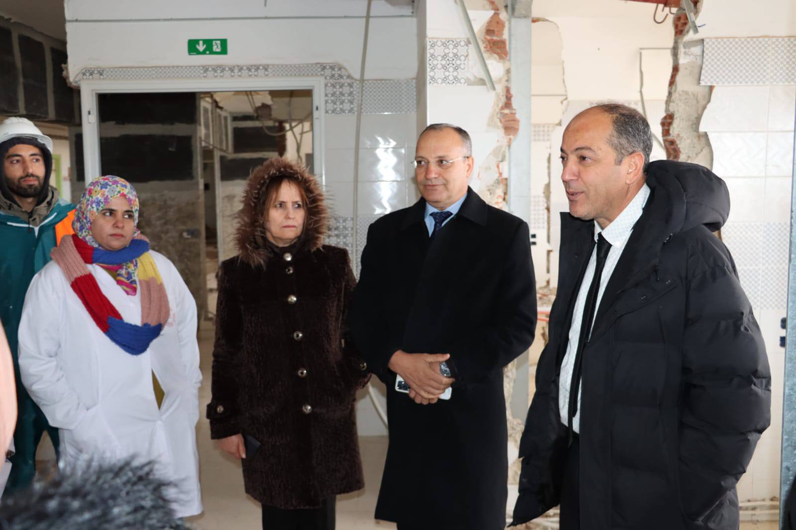 متابعة تقدم أشغال مشروع صيانة قسم الأشعة والممر المجاور ودعم الأسس بالجناحين" د" و "م" بالمستشفى الجامعي الطاهر صفر بالمهدية 