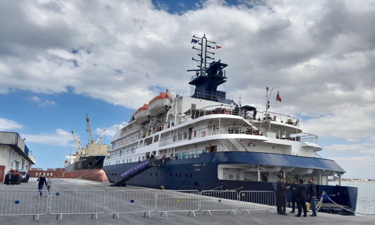 ديوان البحريّة التّجاريّة والموانئ يحدث وحدتيْن لشحن السّيارات الكهربائيّّة بميناءيْ حلق الوادي وجرجيس