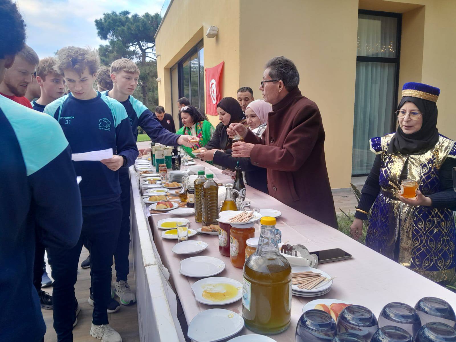 بحضور فرق كرة قدم أوروبية ، طبرقة تروّج لزيت الزيتون التونسي