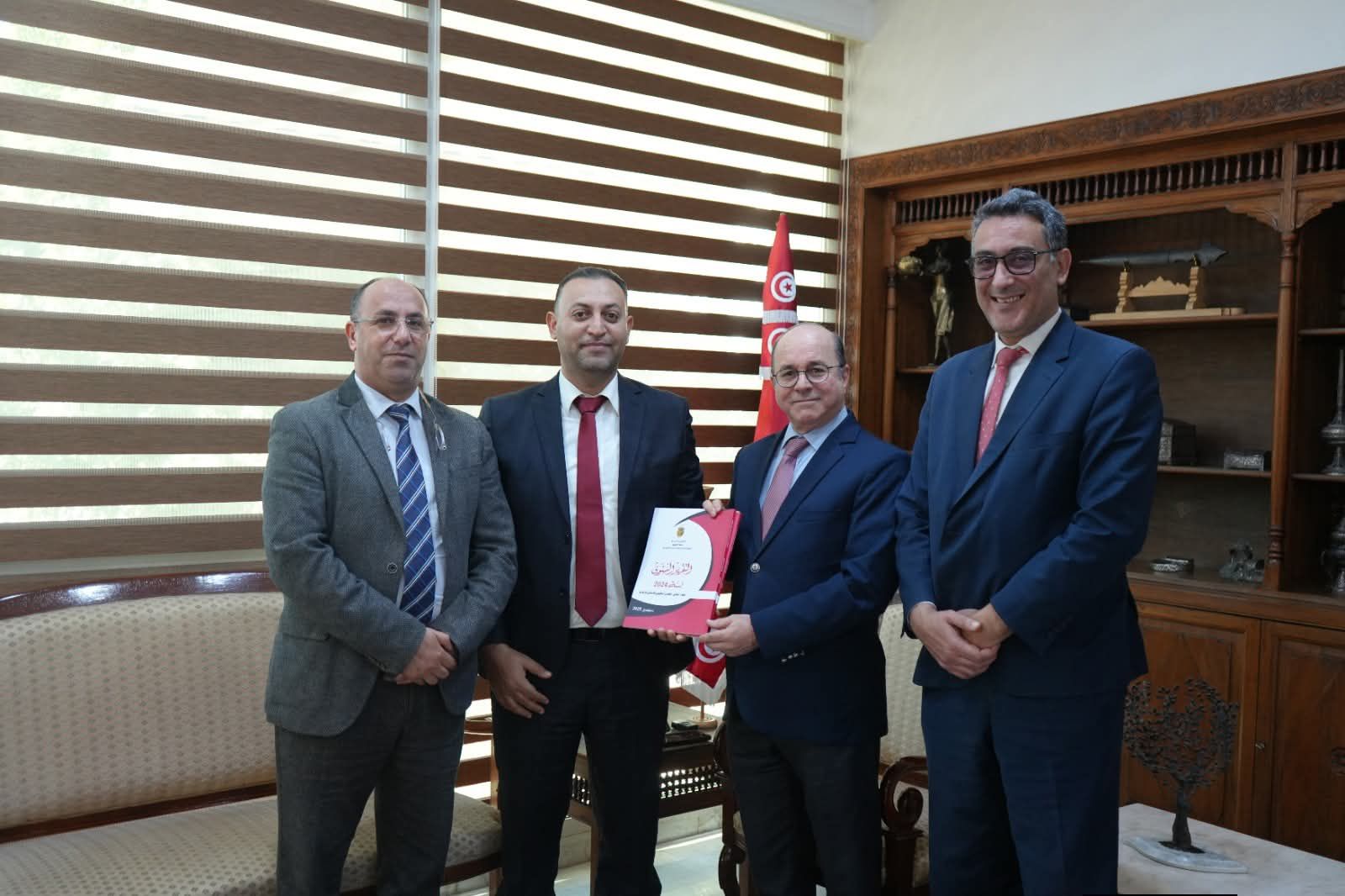 جلسة عمل مع مراقب المصاريف بوزارة السياحة