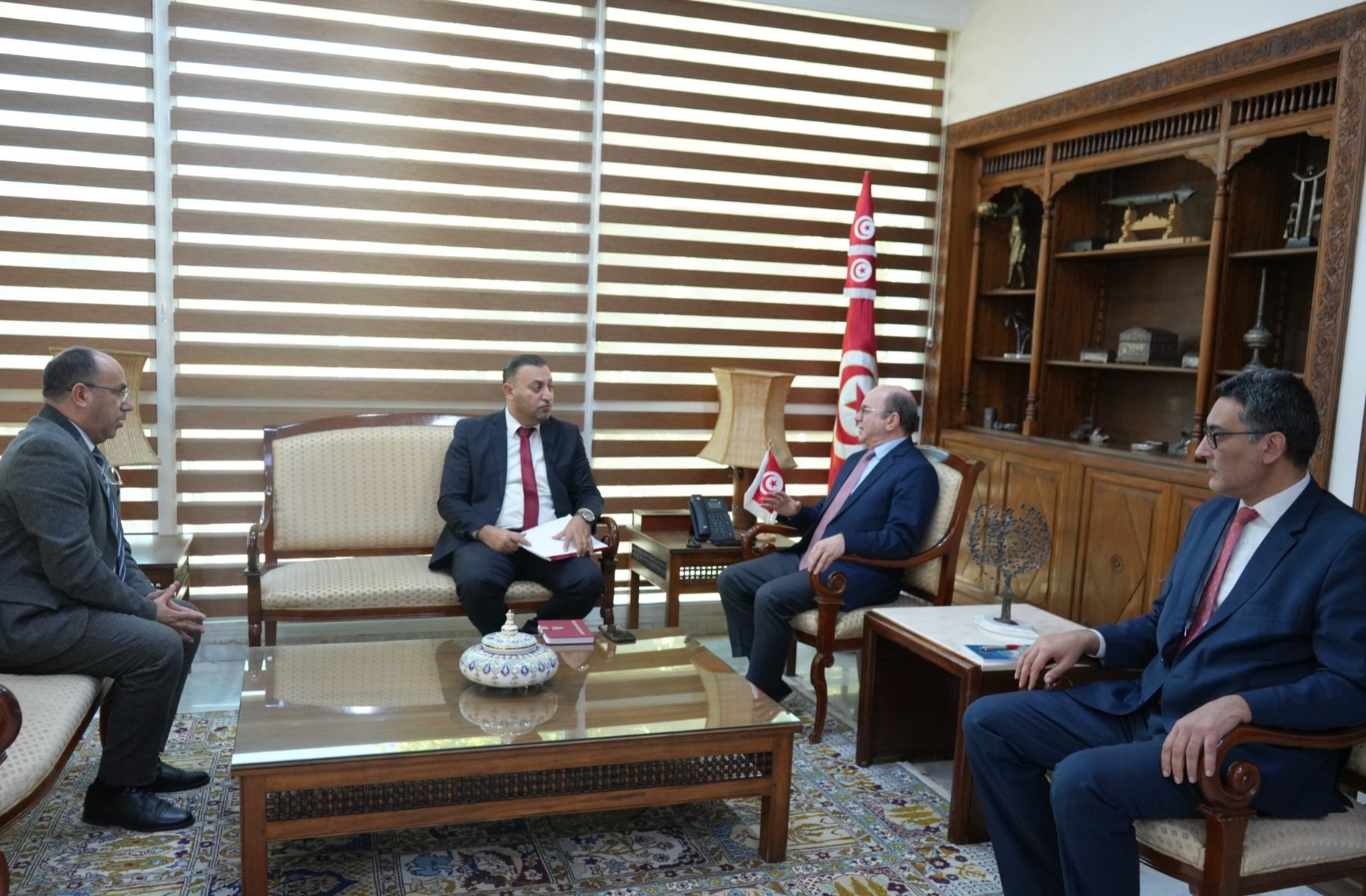 أداء القطاع السياحي وحسن توظيف الموارد محور جلسة عمل بوزارة السياحة