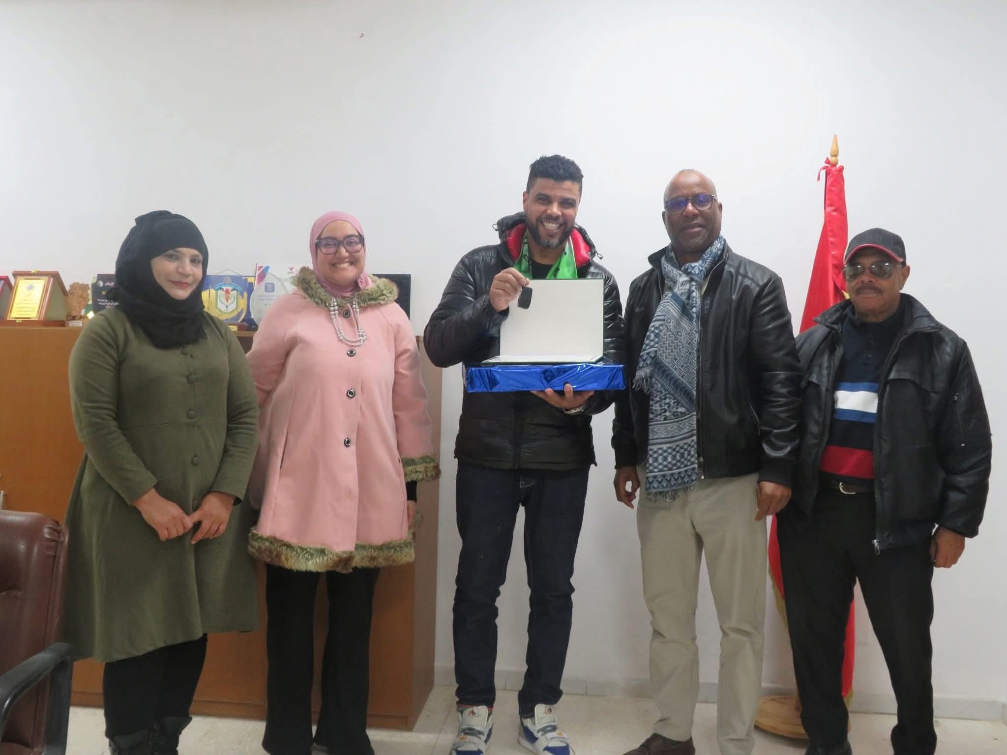  بلدية ڨبلي تحصل على هدية من أحد مواطنيها بالخارج:سيارة لخدمة الشأن المحلي