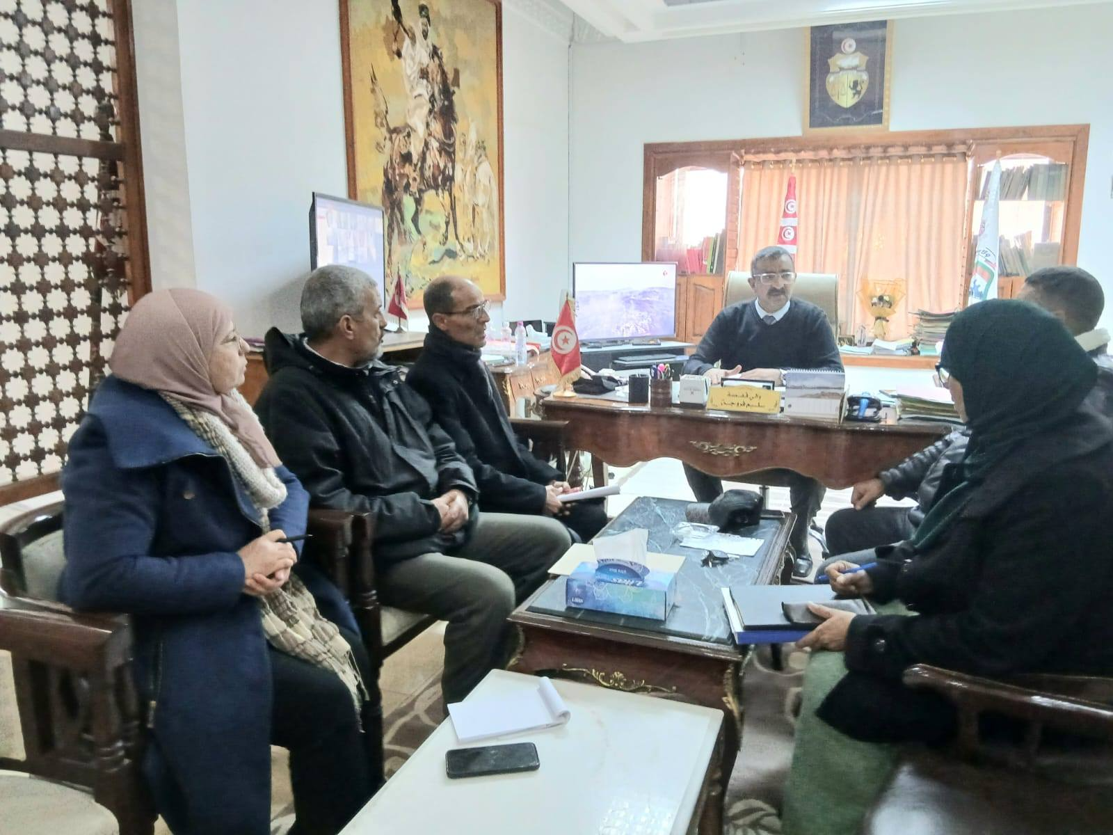 قفصة : جلسة عمل خُصصت لبحث سبل تشجيع بعث شركات أهلية تُعنى بالنظافة والعناية بالبيئة والمحيط