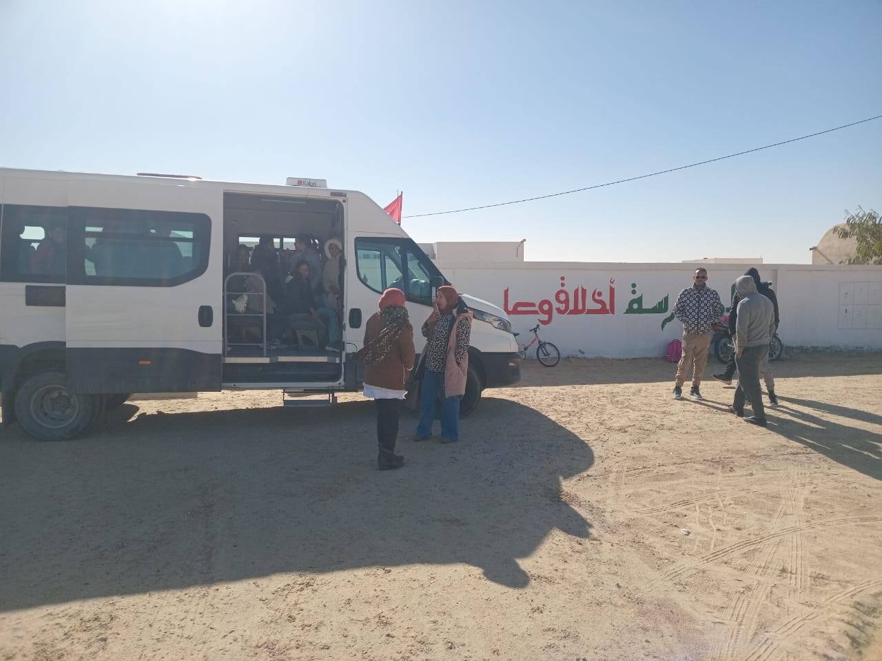 قبلي: انطلاق استغلال حافلة لنقل تلاميذ قرية السلام بمعتمدية رجيم معتوق