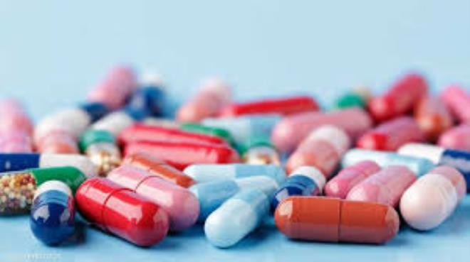 هيئة الصيادلة: الصيدليات الخاصة تفتقر لعدة أدوية حياتية منذ أكثر من شهرين بسبب غياب التزود