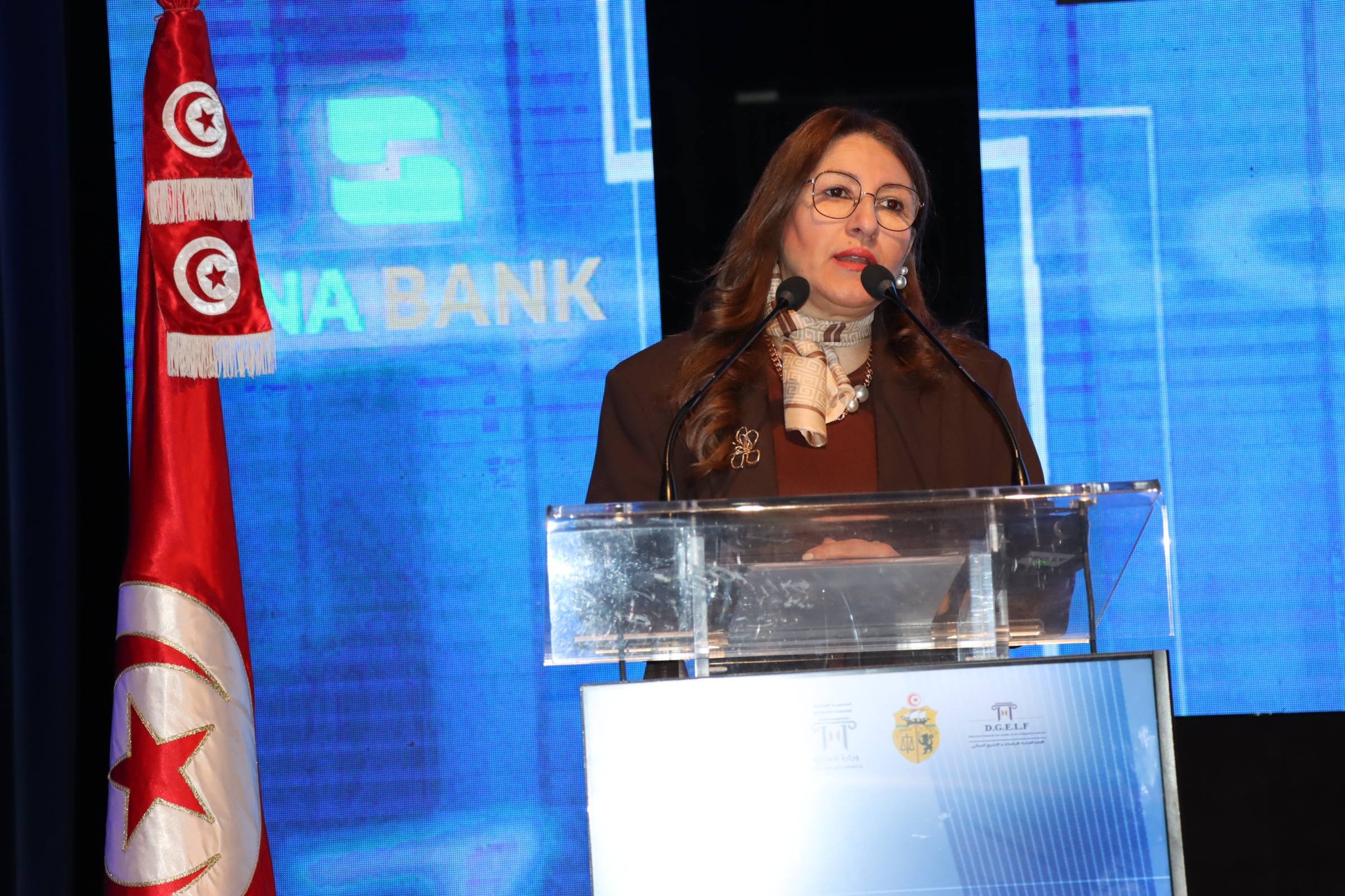 وزيرة المالية تؤكد المُضي في مسار رقمنة الإدارة الجبائية