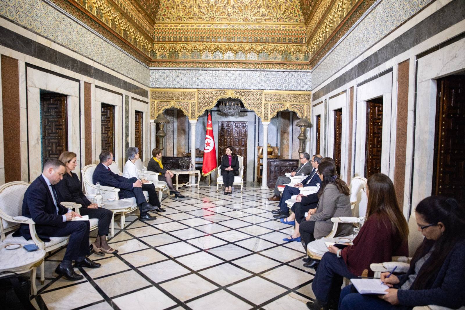 رئيسة الحكومة تستعرض سياسة الدولة الاجتماعية والاقتصادية خلال استقبالها رئيسة البنك الأوروبي لإعادة الإعمار والتنمية