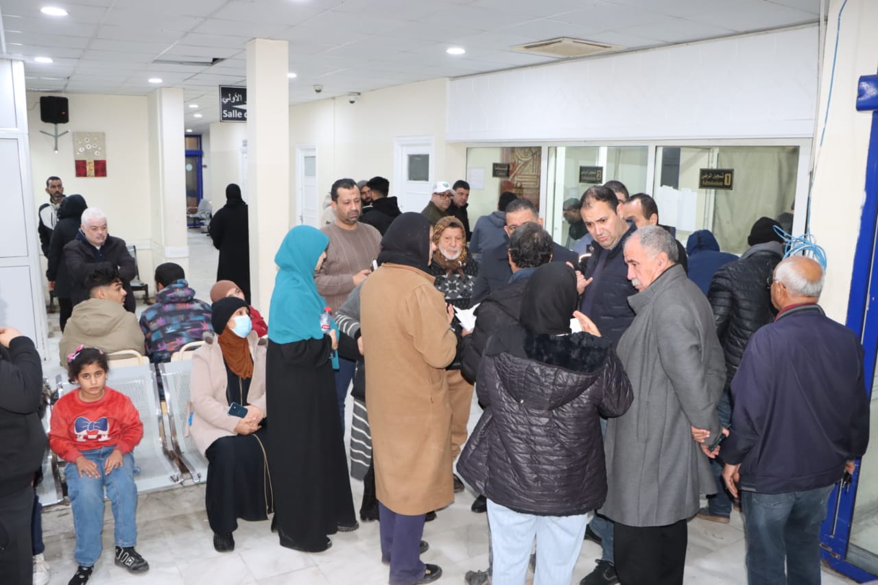 استمع الى طالبي العلاج و المعالجين:والي المنستير يعاين استعجالي فطومة بورقيبة