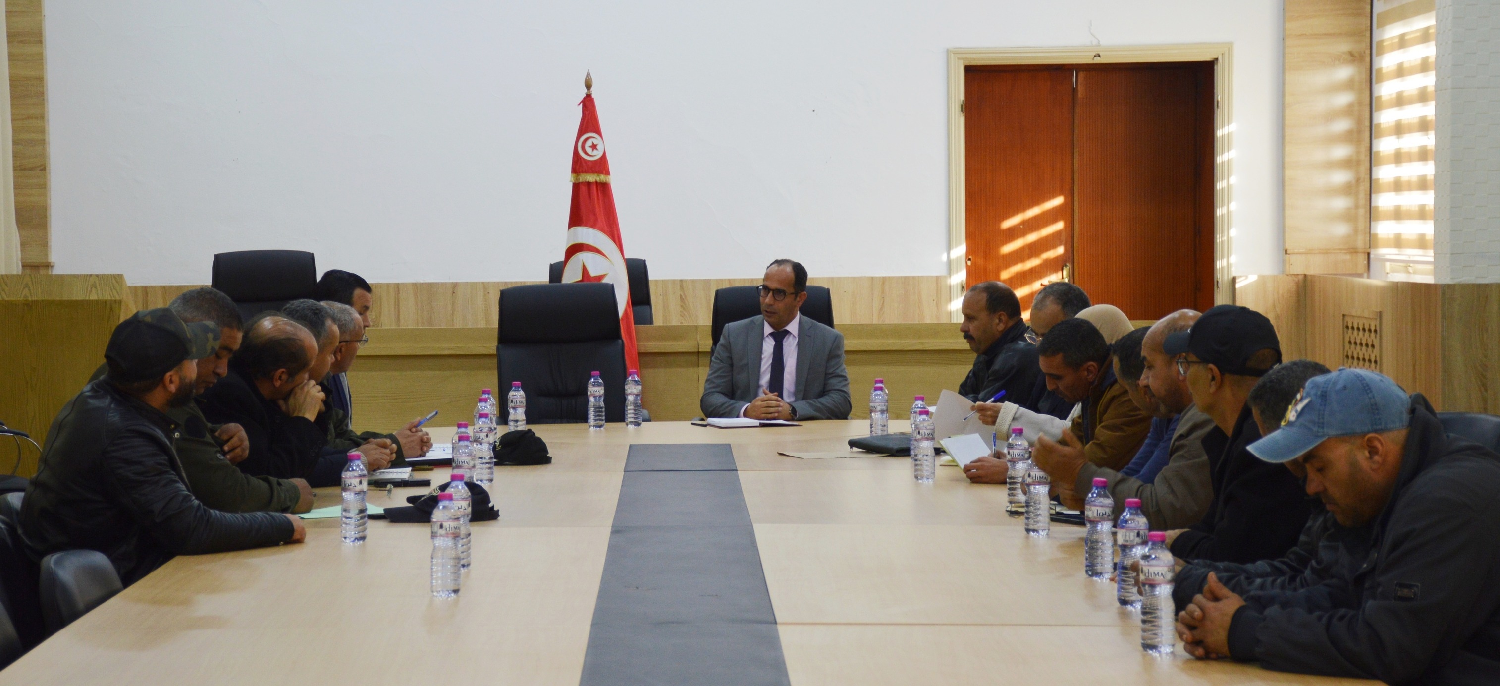 الكاف: جلسة عمل لتدارس النقص الحاد في التزود  بمادة الأمونيتر 