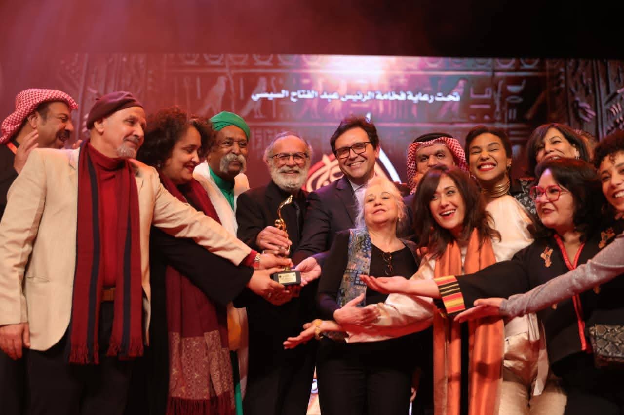 تتويج تونسي في القاهرة: «الهاربات» تفوز بجائزة الشيخ سلطان القاسمي لأفضل عمل مسرحي عربي