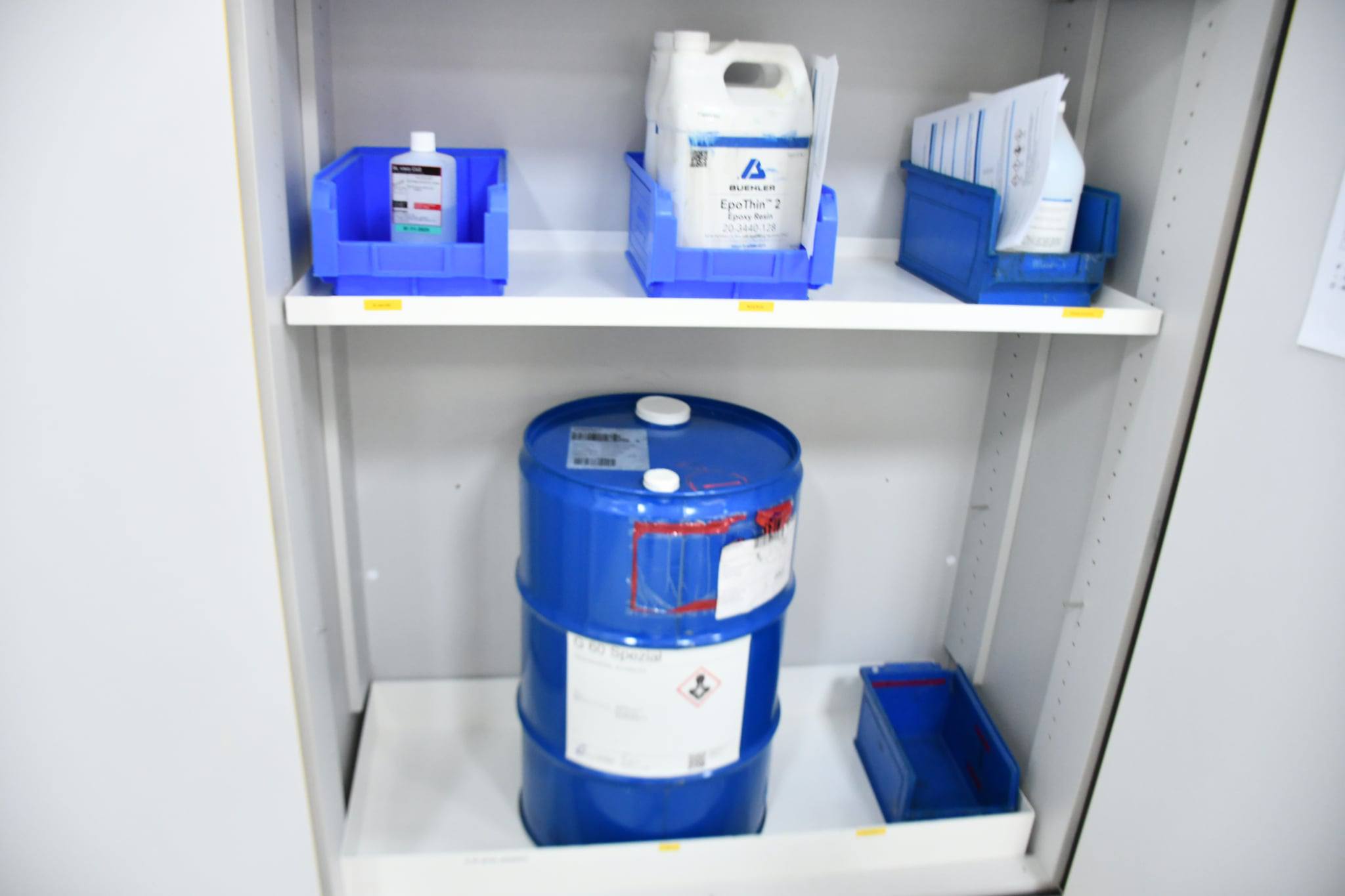 إبرام إتفاقيات عمل مع بعض الشركات الخاصة لرفع النفايات الخطرة 