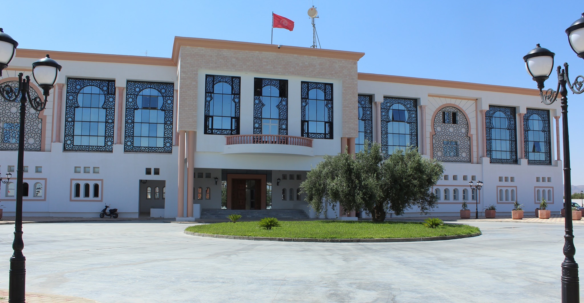 سيدي بوزيد :إلغاء مناظرة إسناد رخص سيارات الأجرة "تاكسي فردي" 