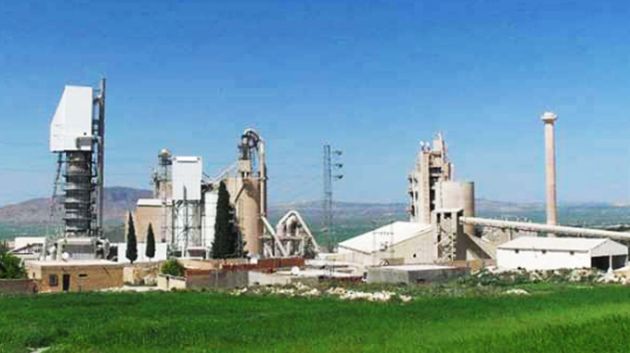 القصرين : إقرار منحة إستثنائية لفائدة عمال معمل الجير في معتمدية تالة