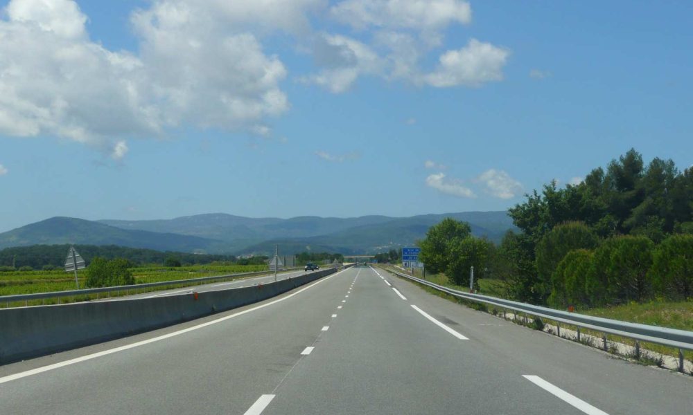 المهدية: وزير البيئة يشرف على انطلاق البرنامج الخاص بتشجير الطرقات السيارة