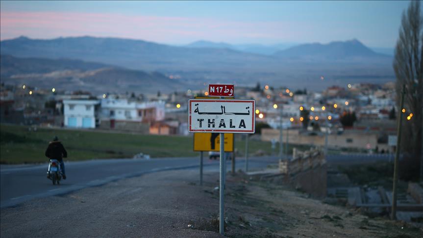 القصرين: رفع اعتصام عمّال مصنع الجير بتالة 