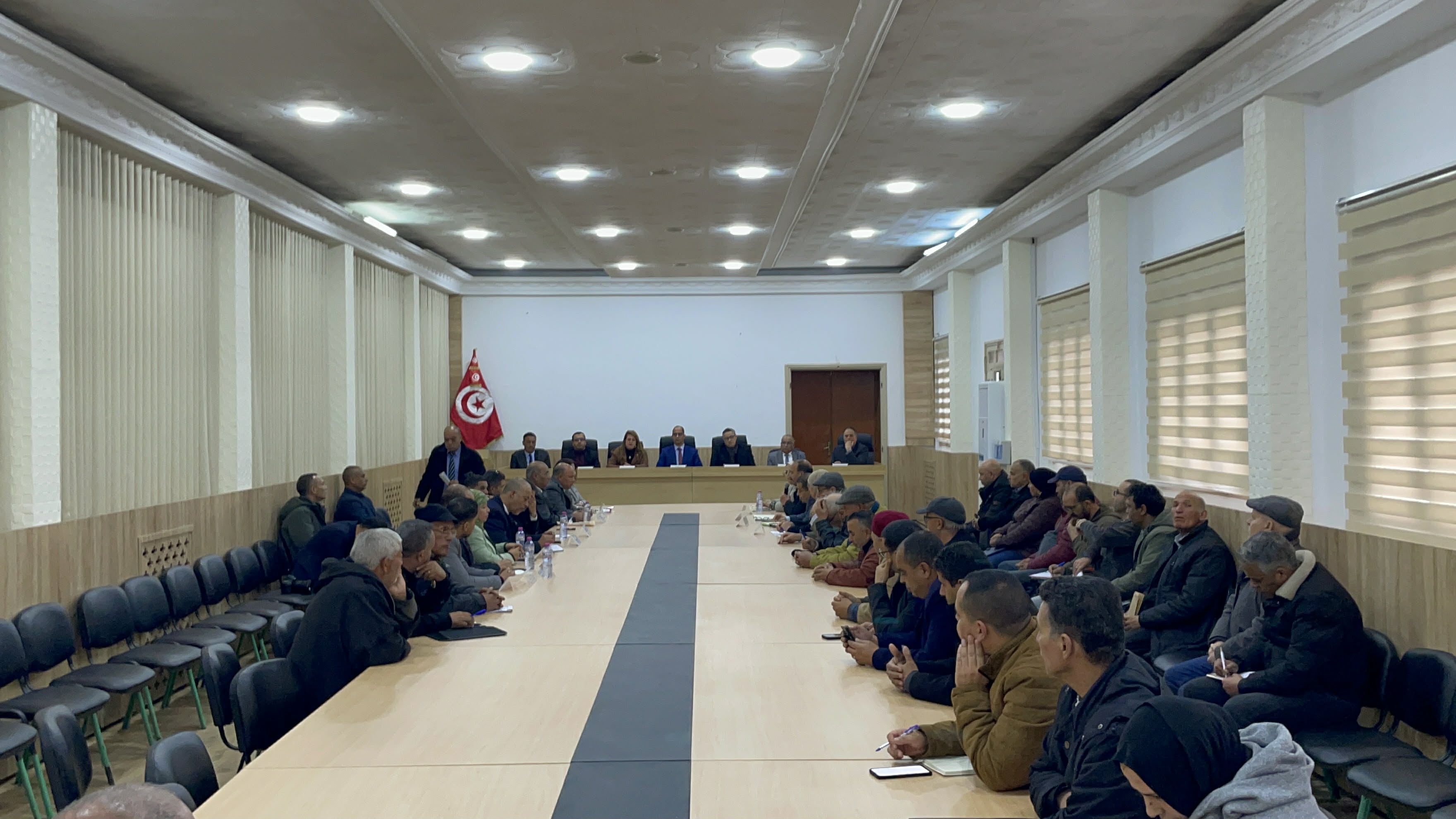 وفد عن لجنة القطاعات الانتاجية  بمجلس الجهات والاقاليم يطلع على مشاغل القطاع الفلاحي بولاية الكاف 