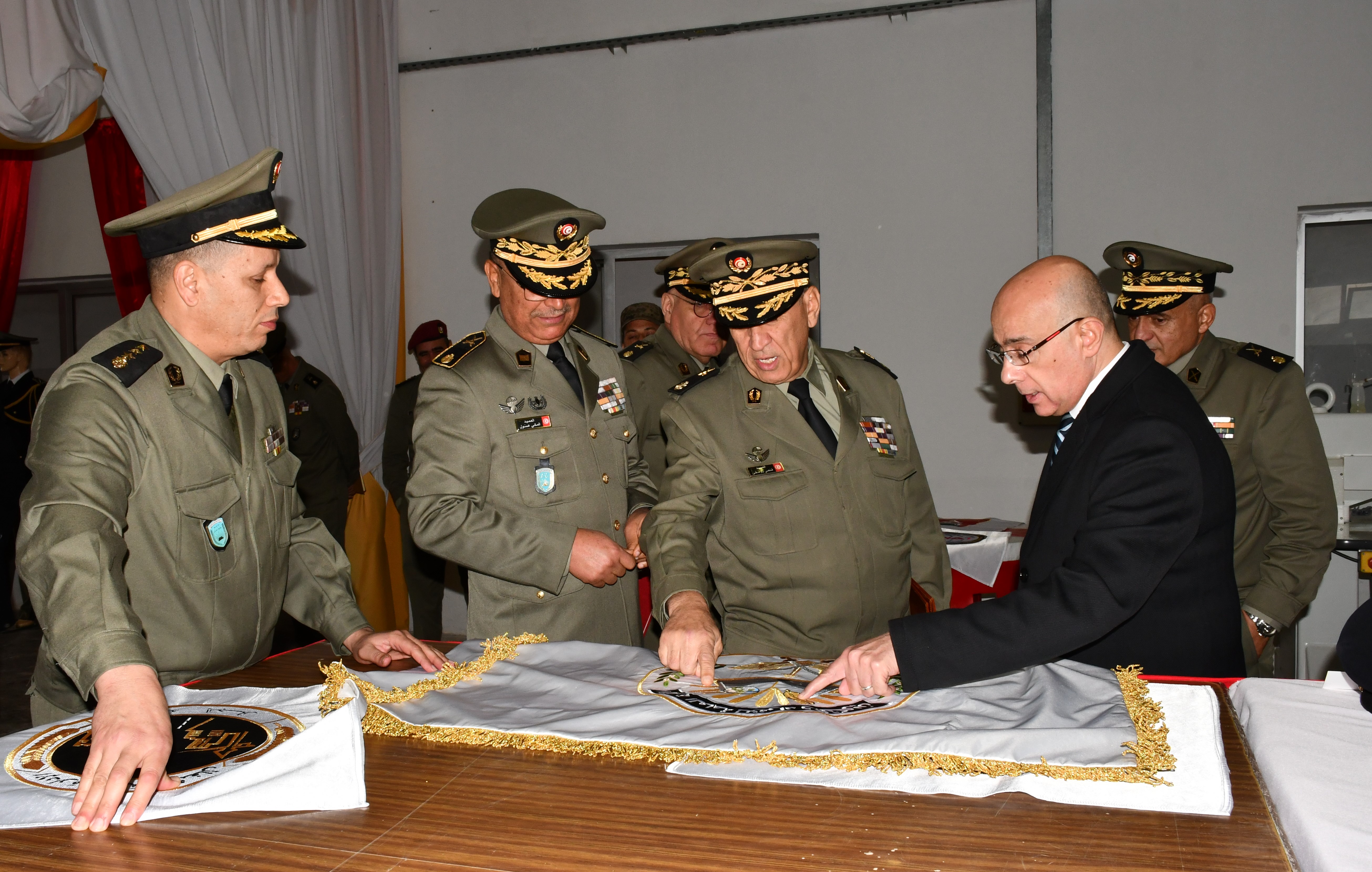 وزير الدفاع يؤدّي زيارة تفقد إلى الإدارة العامة للّباس والتموين