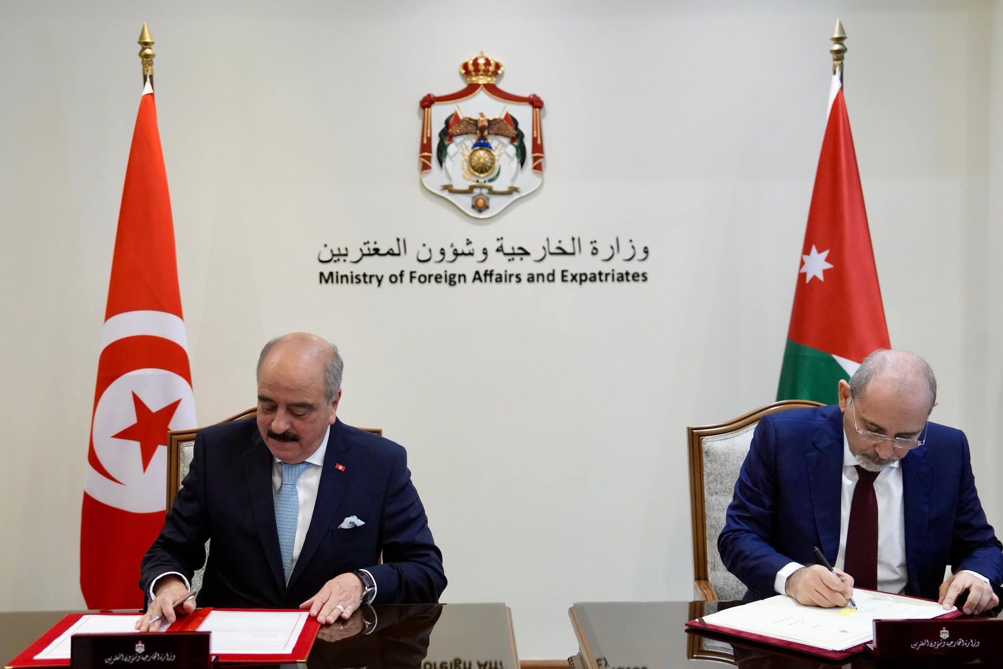 النفطي في لقائه مع نظيره الأردني: الاتفاق على ضبط خطة عمل لبلورة التعاون في عديد القطاعات