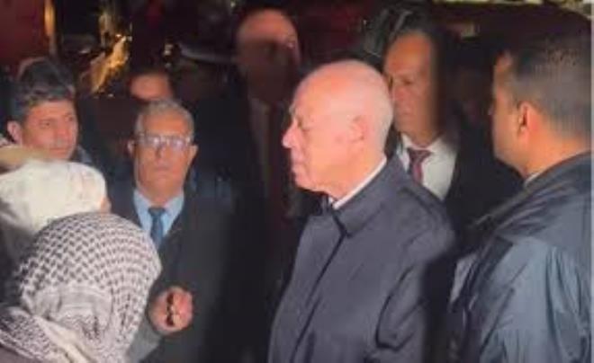 رئيس الجمهورية يُقدم واجب العزاء لعائلات ضحايا الفيضانات في المكنين