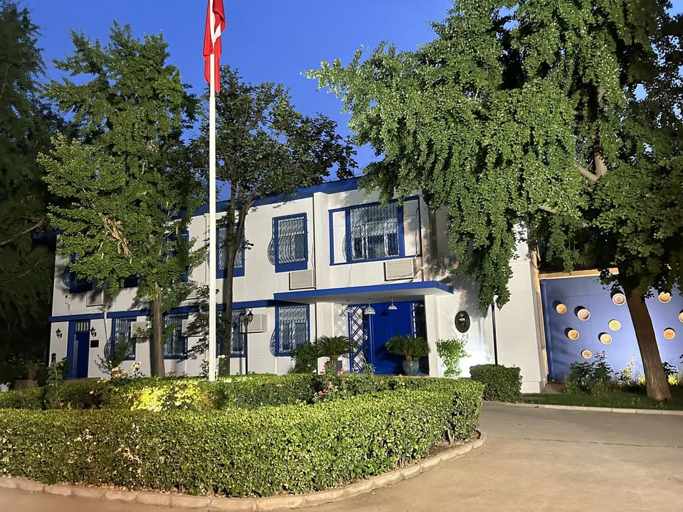 سفارة تونس ببكين تقوم بتركيز وحدة لإنتاج جوازات السفر المقروءة آليا