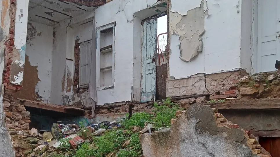 العاصمة: انهيار 5 مباني متداعية للسقوط وقرارات بإخلاء فوري لـ3 مباني أخرى