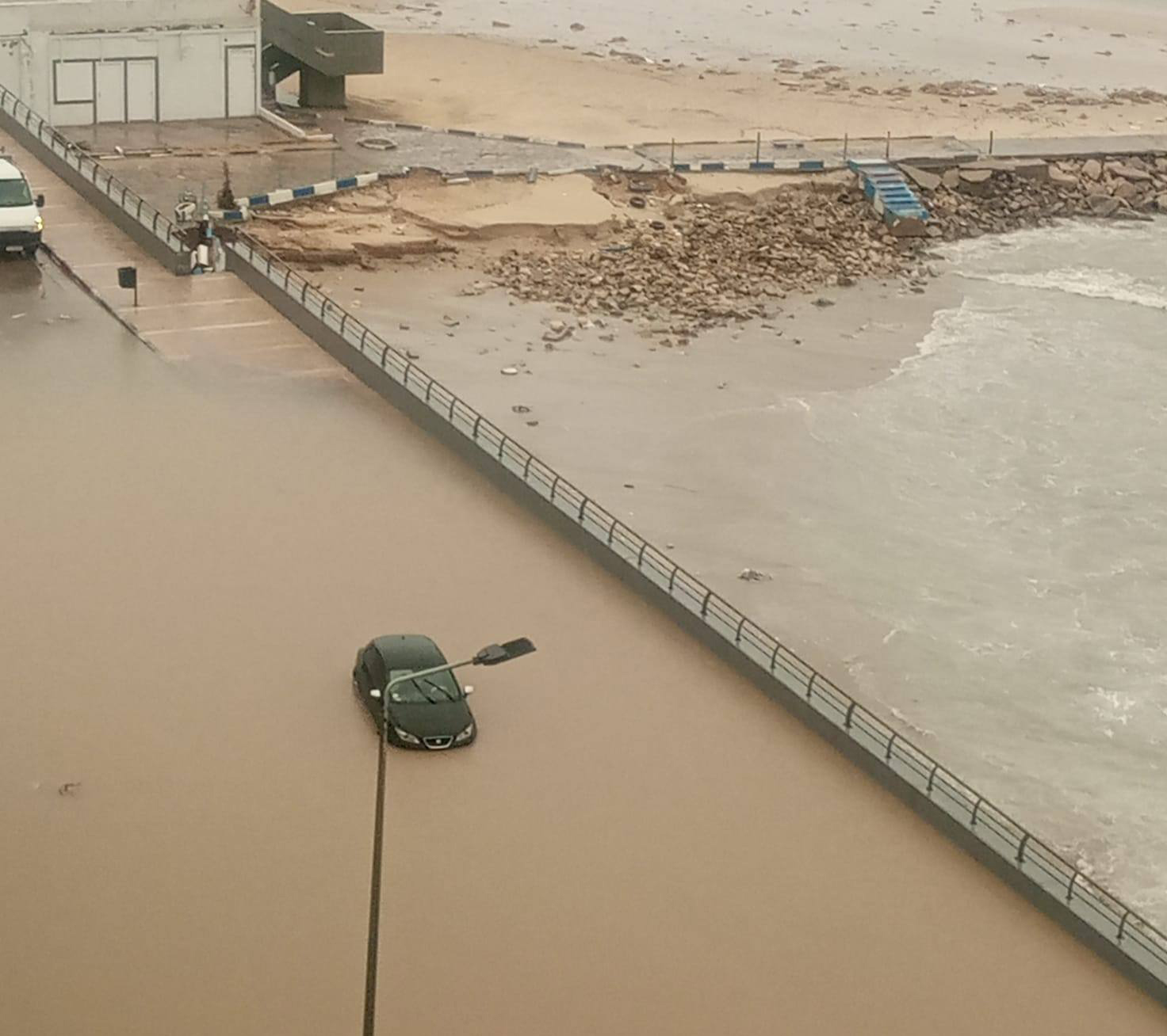 التحضير لاعداد تقرير لتقييم الاضرار الني لحقت بكرنيش المنستير.