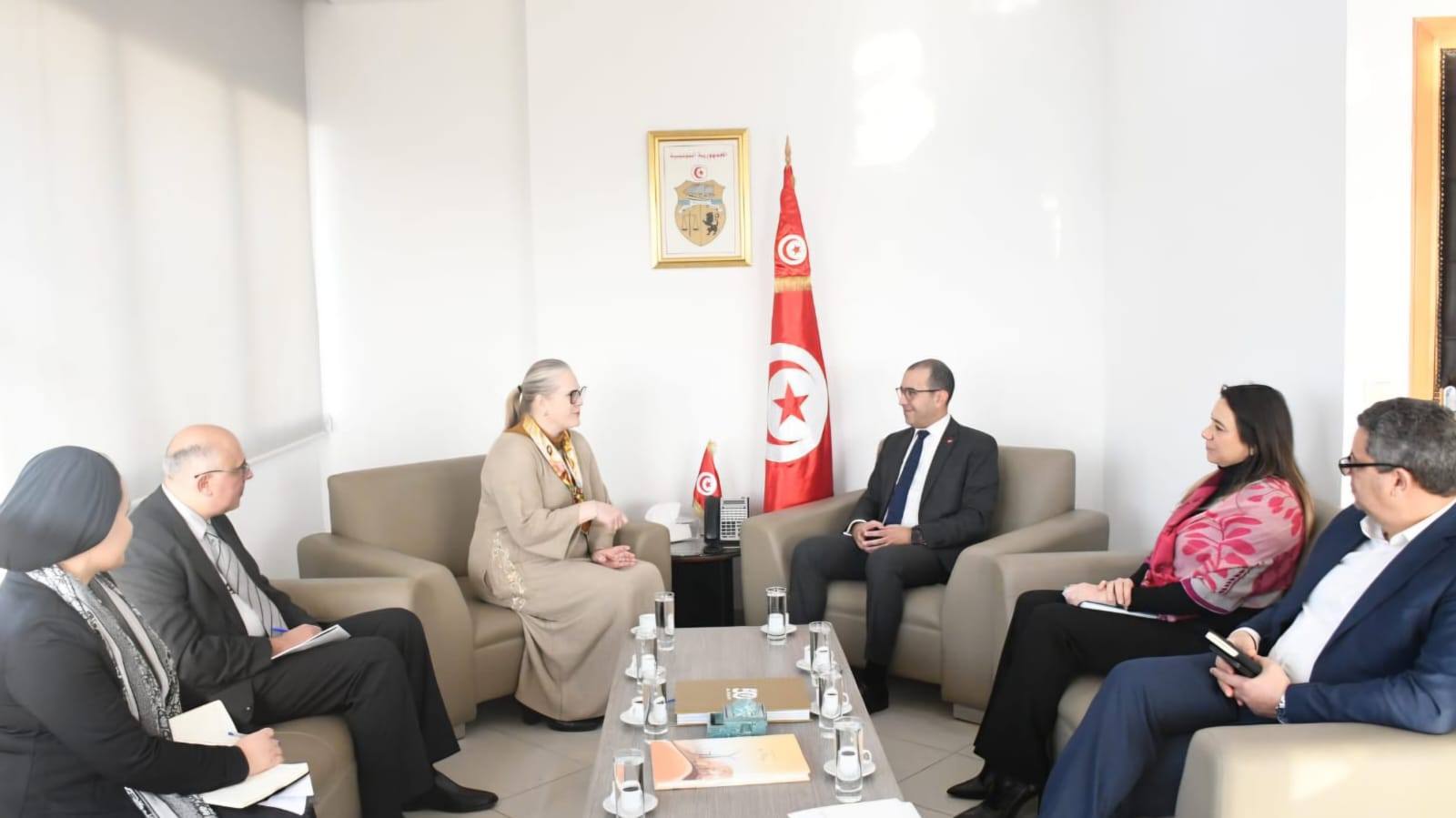 كاتب الدولة المكلف بالانتقال الطاقي يتباحث مع سفيرة النرويج دفع التعاون في قطاع الطاقات المتجددة