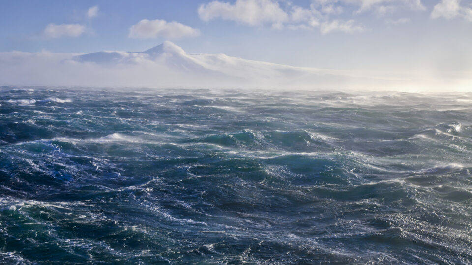 علماء يحذرون من ارتفاع غير مسبوق في حرارة المحيطات