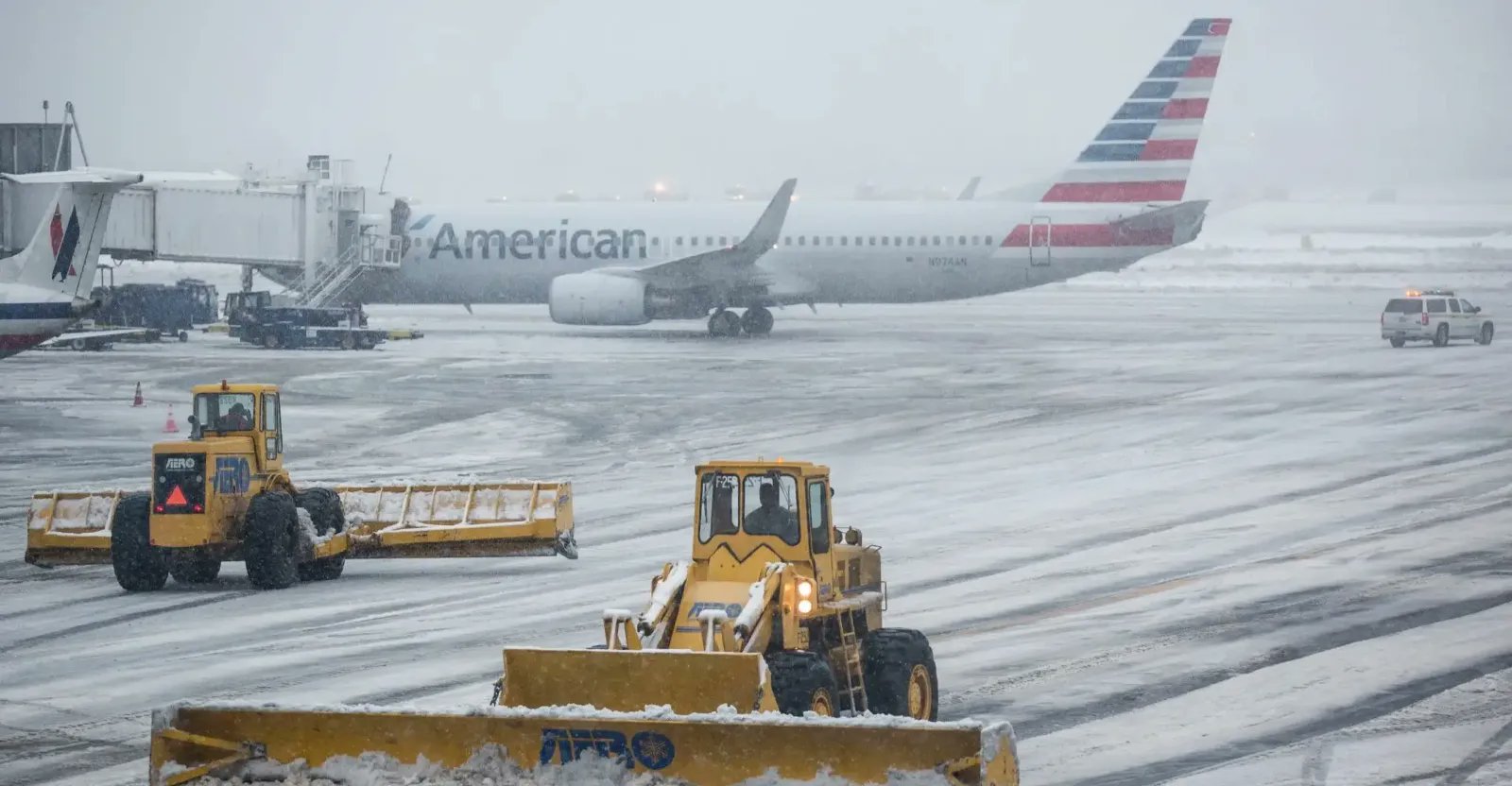 الولايات المتحدة : إلغاء أكثر من 8 آلاف رحلة جوية مع اقتراب عاصفة شتوية كبرى