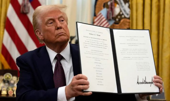 ⁠ترامب: سنفرض رسوما جمركية 100% ‌على جميع الواردات الكندية إذا أبرمت اتفاقا تجاريا ​مع الصين