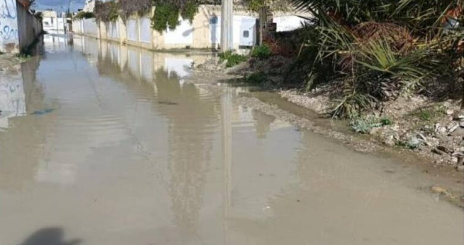 أريانة: الأمطار القياسيّة الأخيرة تتسبّب في عزل عــدة أحياء بمعتمدية روّاد