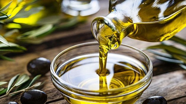 مركز النهوض بالصادرات: إبرام عقود لتوريد نحو 3000 طن من زيت الزيتون التونسي الى الأردن 