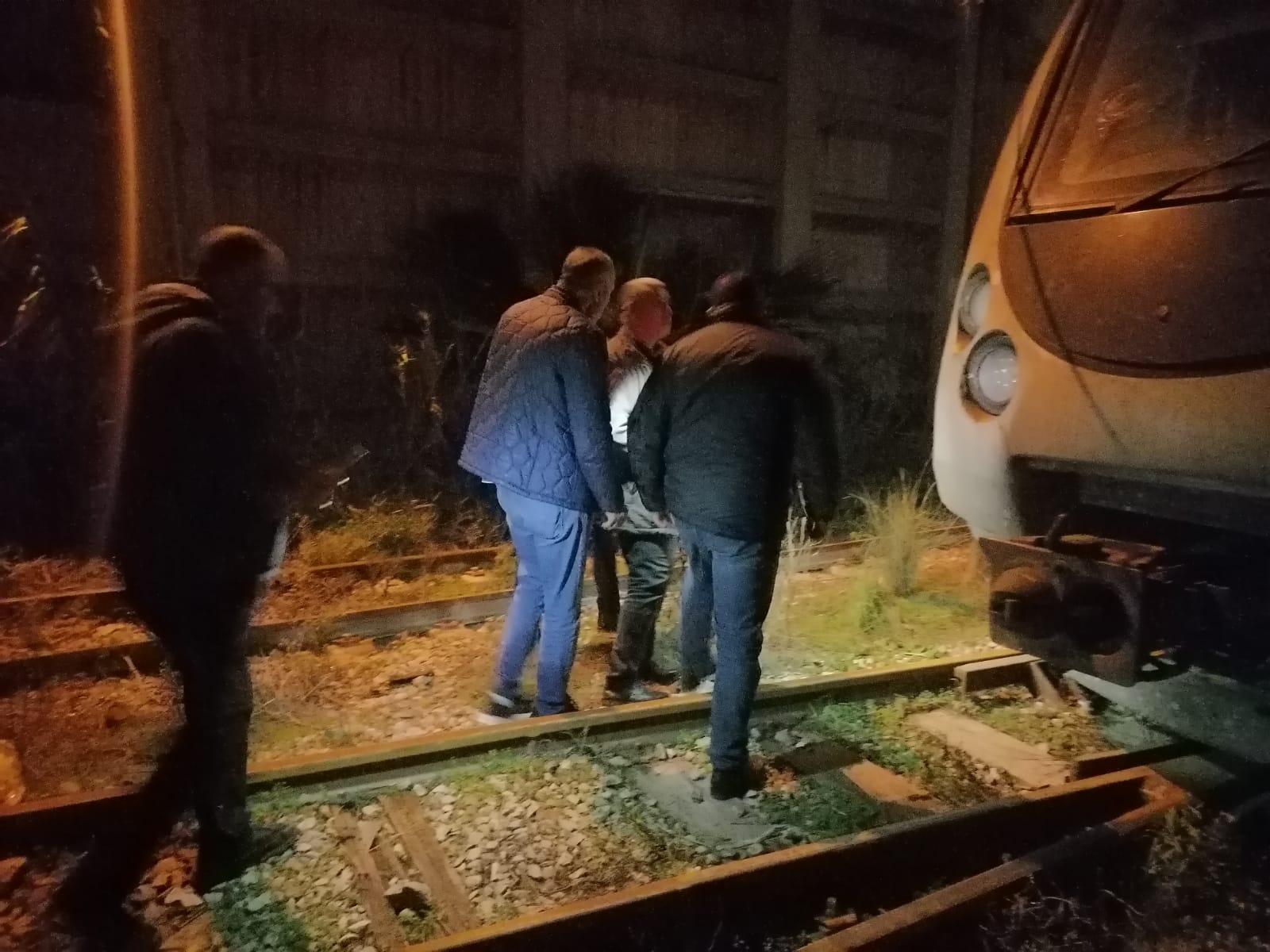 حادث خروج قطار عن السكة: السلط تتابع