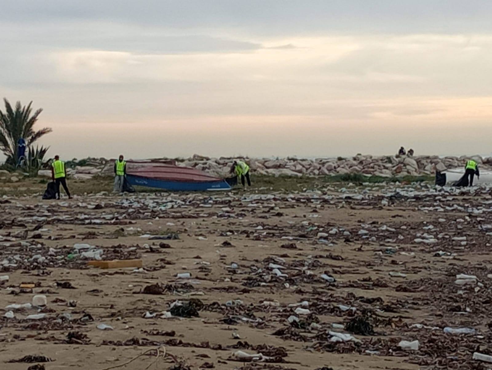 برنامج استثنائي لتنظيف الشواطئ بولايات بنزرت وسوسة وتونس ونابل