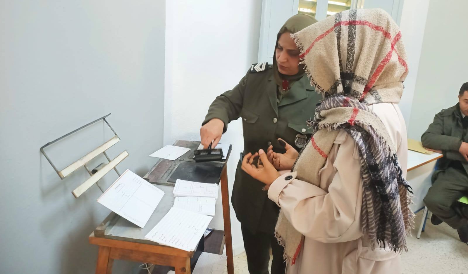 توزر: تواصل الحملة الوطنية لاستخراج بطاقة التعريف الوطنية لتلاميذ السنة الثالثة ثانوي