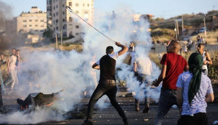 فلسطين: إصابات بالاختناق خلال اقتحام قوات الاحتلال لبلدة شمال الخليل بالضفة الغربية